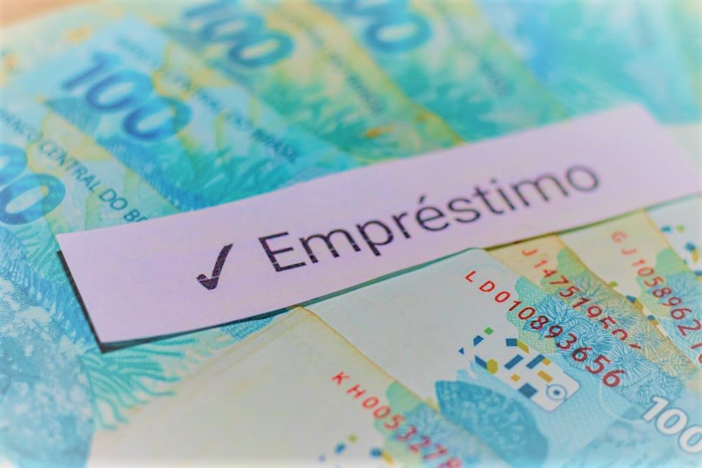 Empréstimo consignado com desconto em folha após a demissão: o que acontece e quais são as opções