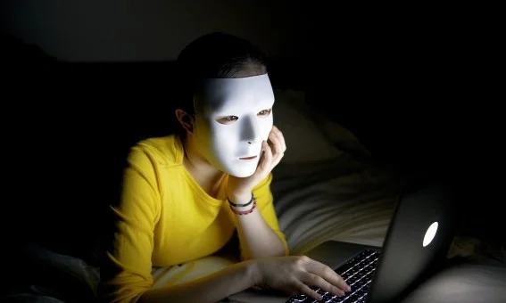 Perfis Falsos: A Responsabilidade Jurídica das Redes Sociais